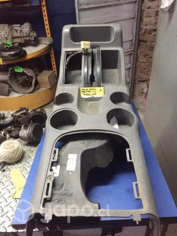 Consola central piso Mahindra pick Up