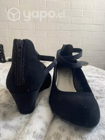 Zapatos negros gamuza