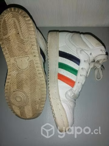 Zapatilla adidas