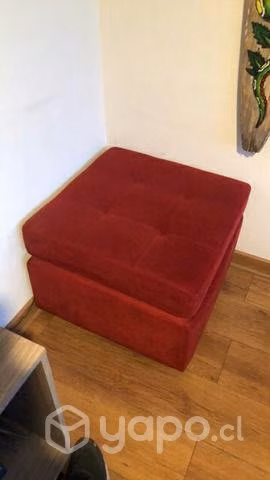 Puf rojo en perfecto estado