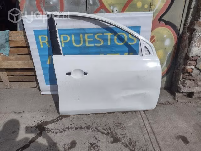 Puerta delantera der Nissan versa 2012-2019