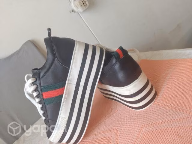 Zapatillas, botines Chala's número 35