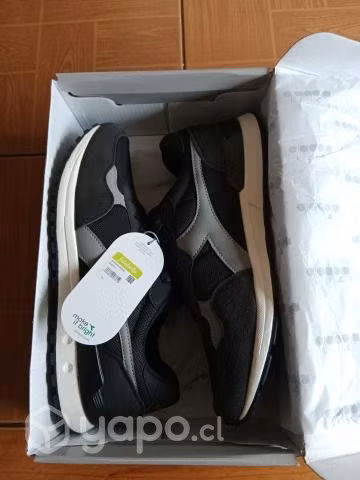 Zapatillas marca Diadora nueva