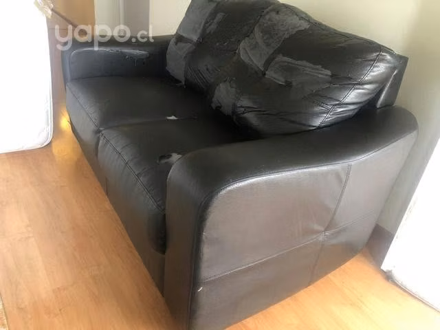 Sillón dos cuerpos, eco cuero, con detalles