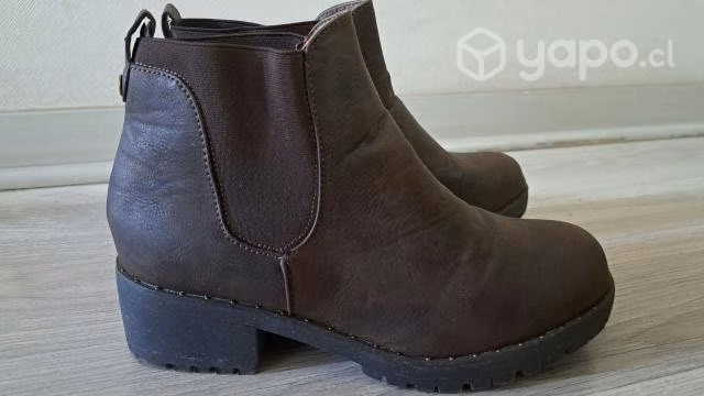 Botines y sandalias