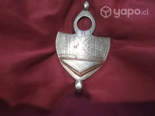 Colgante medieval de plata