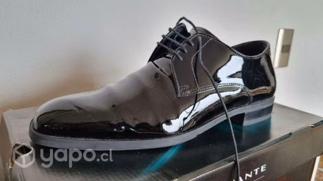 Zapatos de Charol para hombre marca Guante