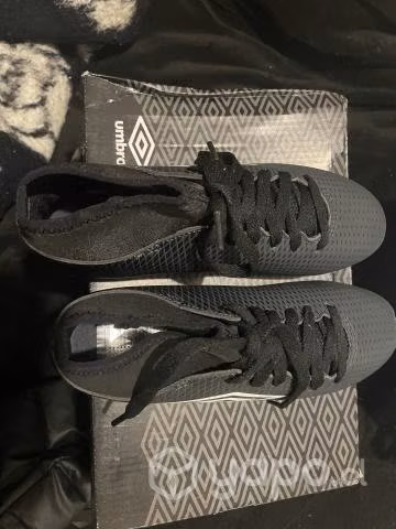 Zapatillas umbro de baby futbol niños