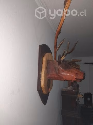 Cabeza de ciervo decorativa