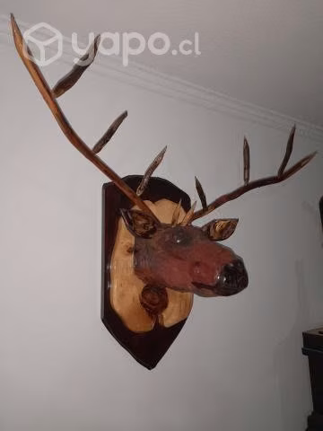 Cabeza de ciervo decorativa