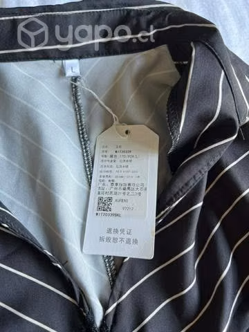 Blusa con lineas y detalles - Imagen 3
