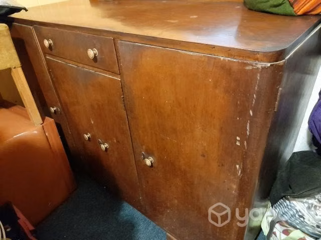 Mueble antiguo para restaurar