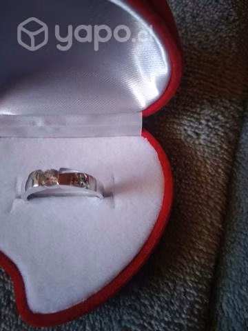 Anillo de plata con circon número 19