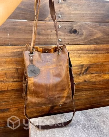 Bolso 100% cuero marca peregrina