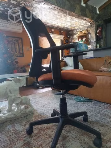 Silla giratoria de escritorio ajustable