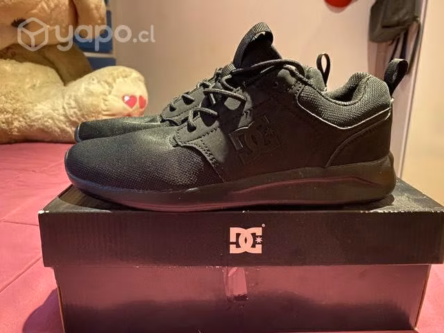 Zapatillas DC 39 nuevas