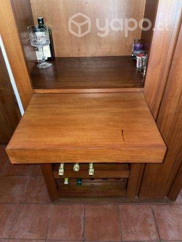 Mueble bar de madera maciza impecable - Imagen 6