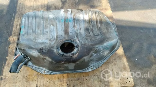 Estanque bencina Nissan v16 repuesto