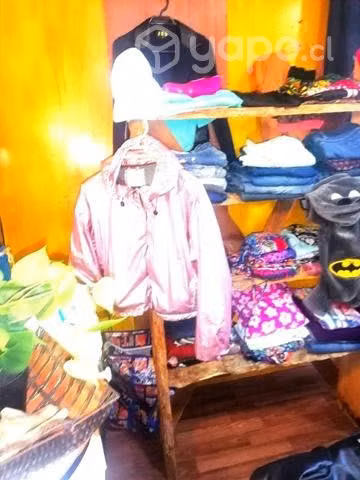Ropa moderna, como nueva