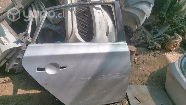 Puerta trasera derecha nissan sentra 2018-2019