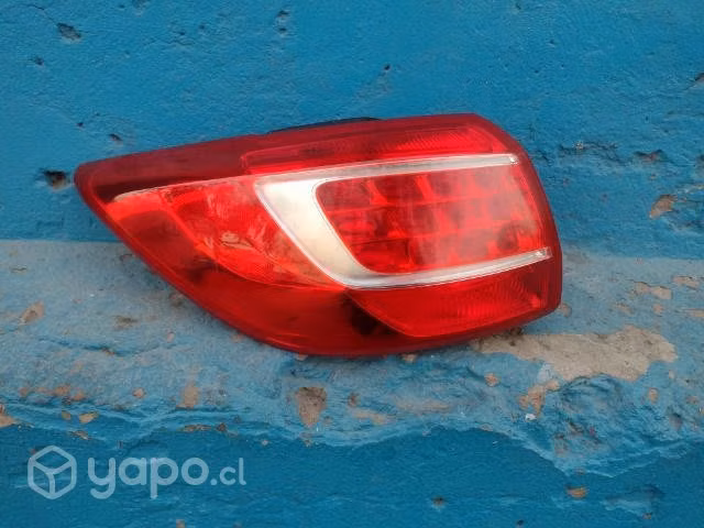 Foco trasero izq Kia Sportage 2011-2014