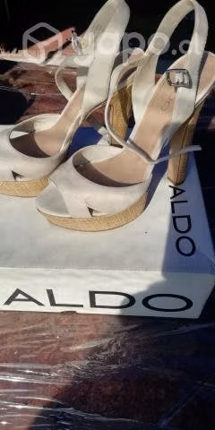 Lindo calzado para novia