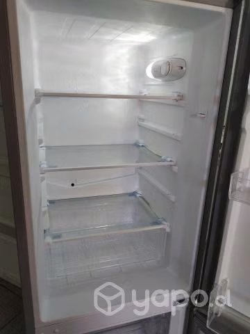 Refrigerador midea 167lts impecable