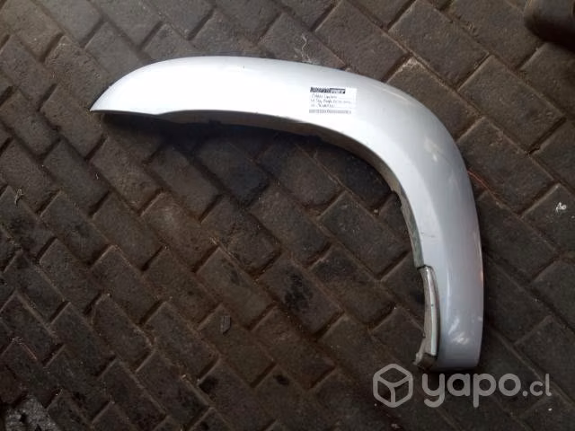 Moldura rueda delantera izquierda Mazda BT50 Taila