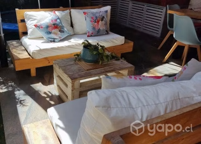 Hermoso living de terraza de pallet