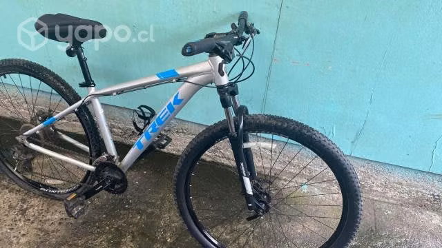 Bicicleta mtb trek marlin 4