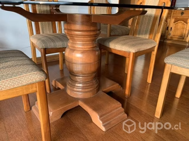 Comedor con 6 sillas, base y cristal Belga