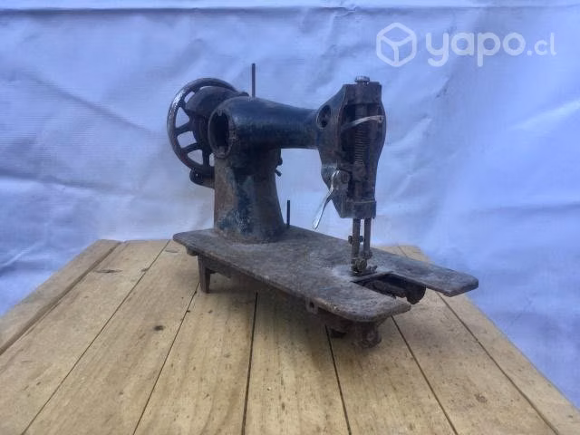 Maquina De Coser Antigua Adorno o Para Restaurar