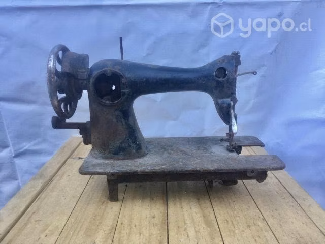 Maquina De Coser Antigua Adorno o Para Restaurar