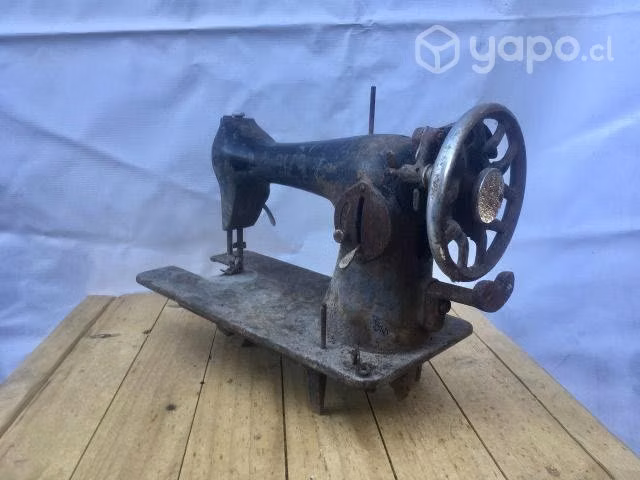Maquina De Coser Antigua Adorno o Para Restaurar
