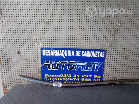 Moldura lame vidrio puerta trasera derecha NP300