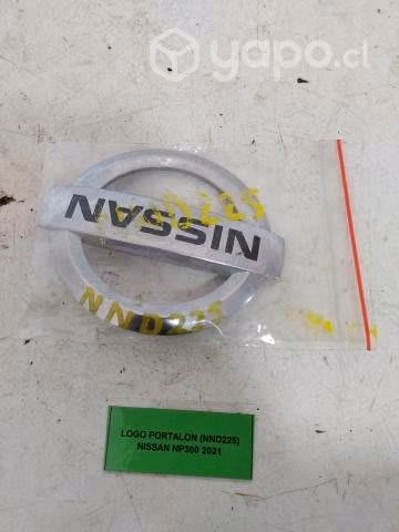 Logo Portalón (NND225) Nissan Np300 2021