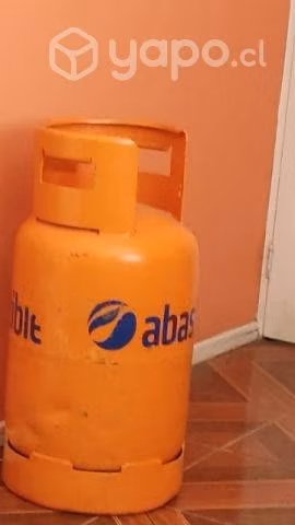 Cilindro con media carga de gas