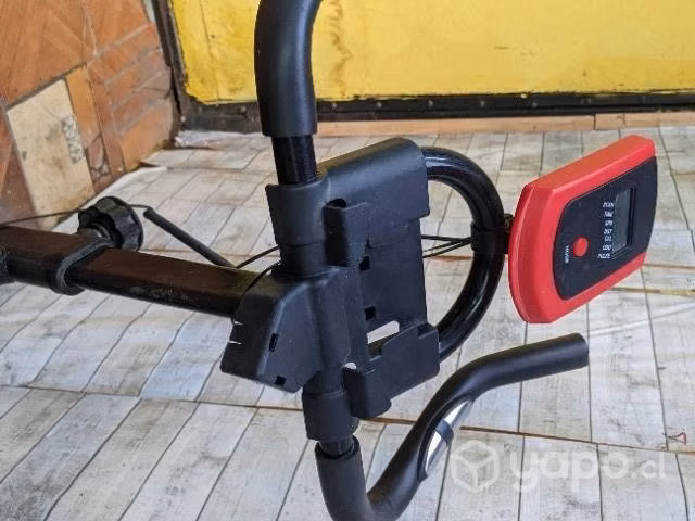 Bicicleta estetica snipining y máquina muscular