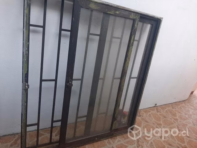 Ventana fierro con protección