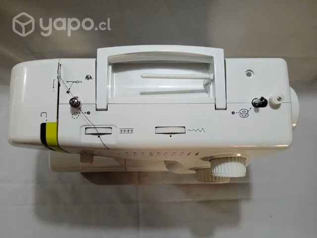 Máquina coser nueva con embalaje