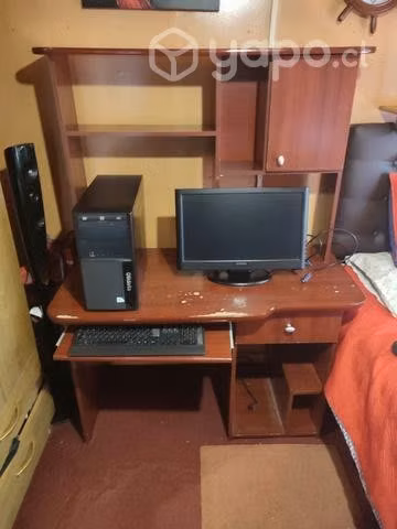 Computador más escritorio
