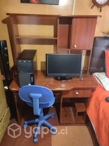 Computador más escritorio