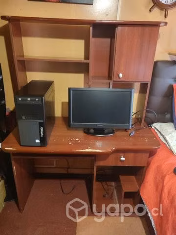 Computador más escritorio
