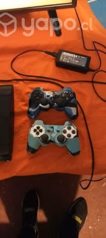 Se vende ps3 casi nuevo desbloqueado en 500 GB