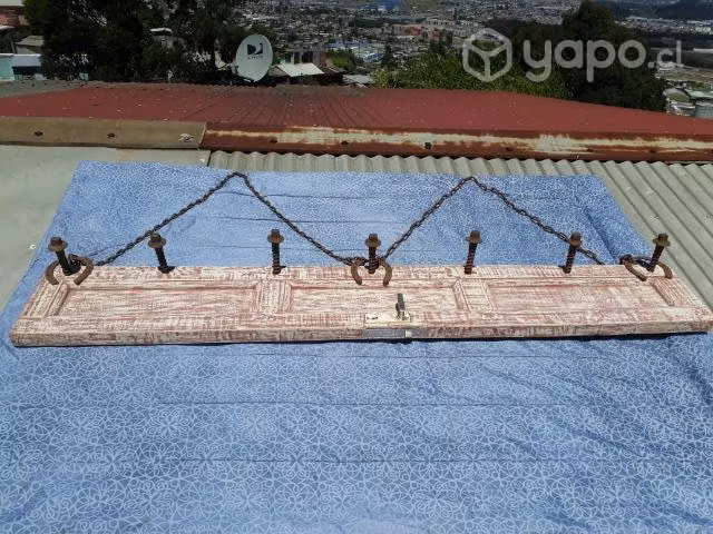 Antiguo perchero para quincho ,de puerta de campo - Imagen 3