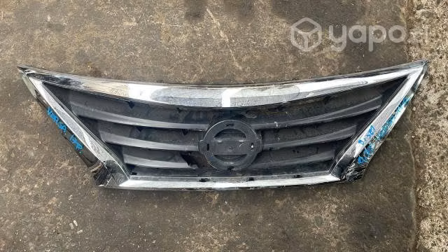 Mascara nissan versa 2017 original