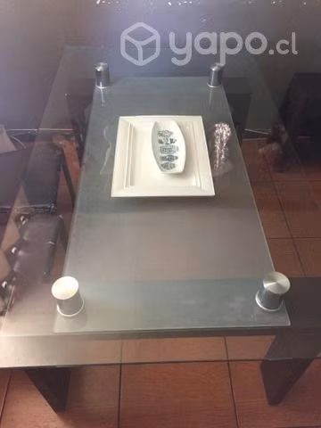 Mesa de comedor sin sillas