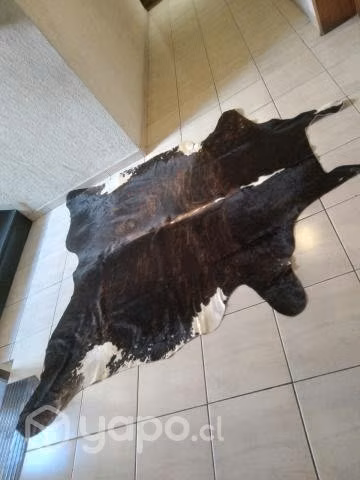 Alfombra cuero de vaca, curtida al cromo, import