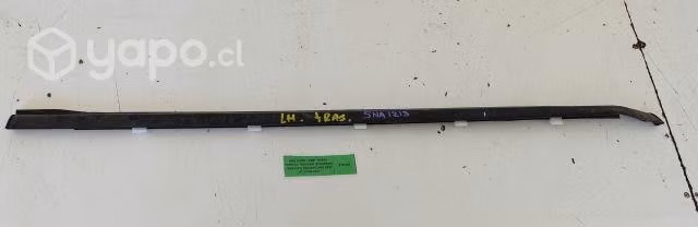 Moldura Lame Vidrio Puerta Trasera Izq (SNA1213)
