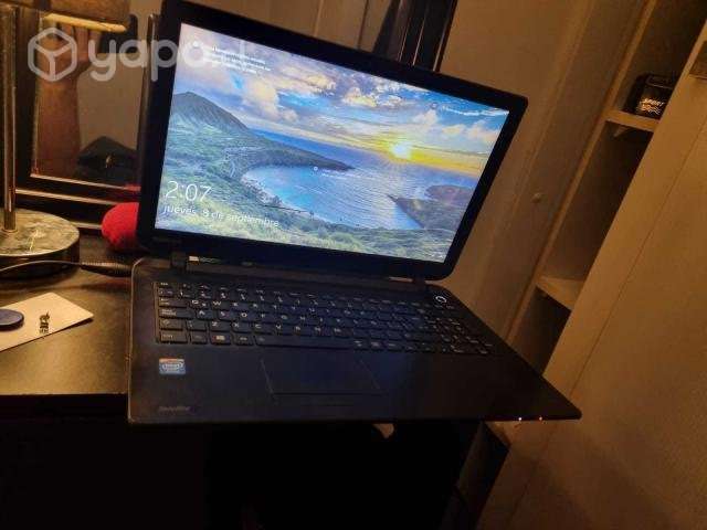 Notebook Toshiba pantalla amplia - Imagen 4